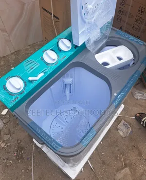 Hisense 7.5kg Twin Tub Semi-Automatic Top-Load Washing Machine.