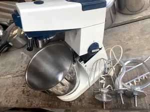 Kenwood Major 7litres Stand Mixer With Complete Hooks.