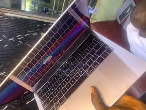 Laptop Apple MacBook Pro 8GB Intel Core i5 SSD 256GB
