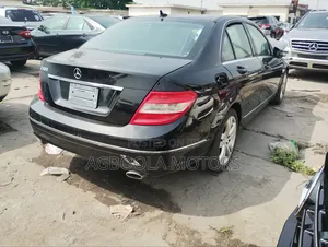 Mercedes-Benz C300 Luxury 4Matic Sedan AWD (3.0L 6cyl 7A) 2010 Black