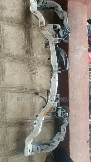 Front Cut/Radiator Support Ford Escape 2013