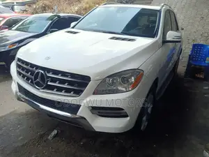 Mercedes-Benz M Class ML350 4MATIC 4dr SUV AWD (3.5L 6cyl 7A) 2014