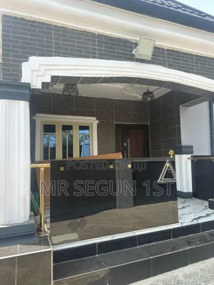 3bdrm Block of Flats in Arapaja Estate, Odo Ona for rent