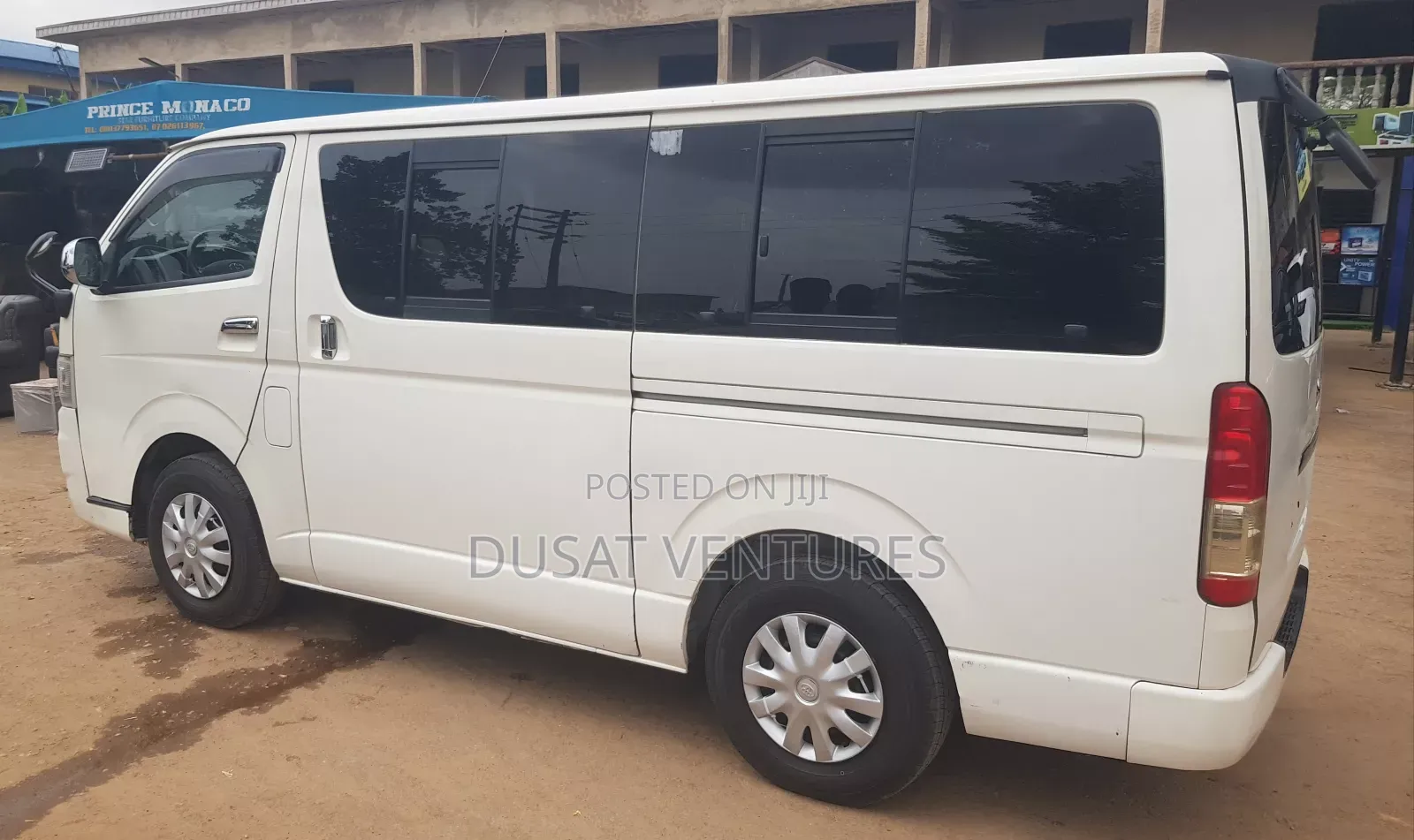 Toyota HiAce 2014 White