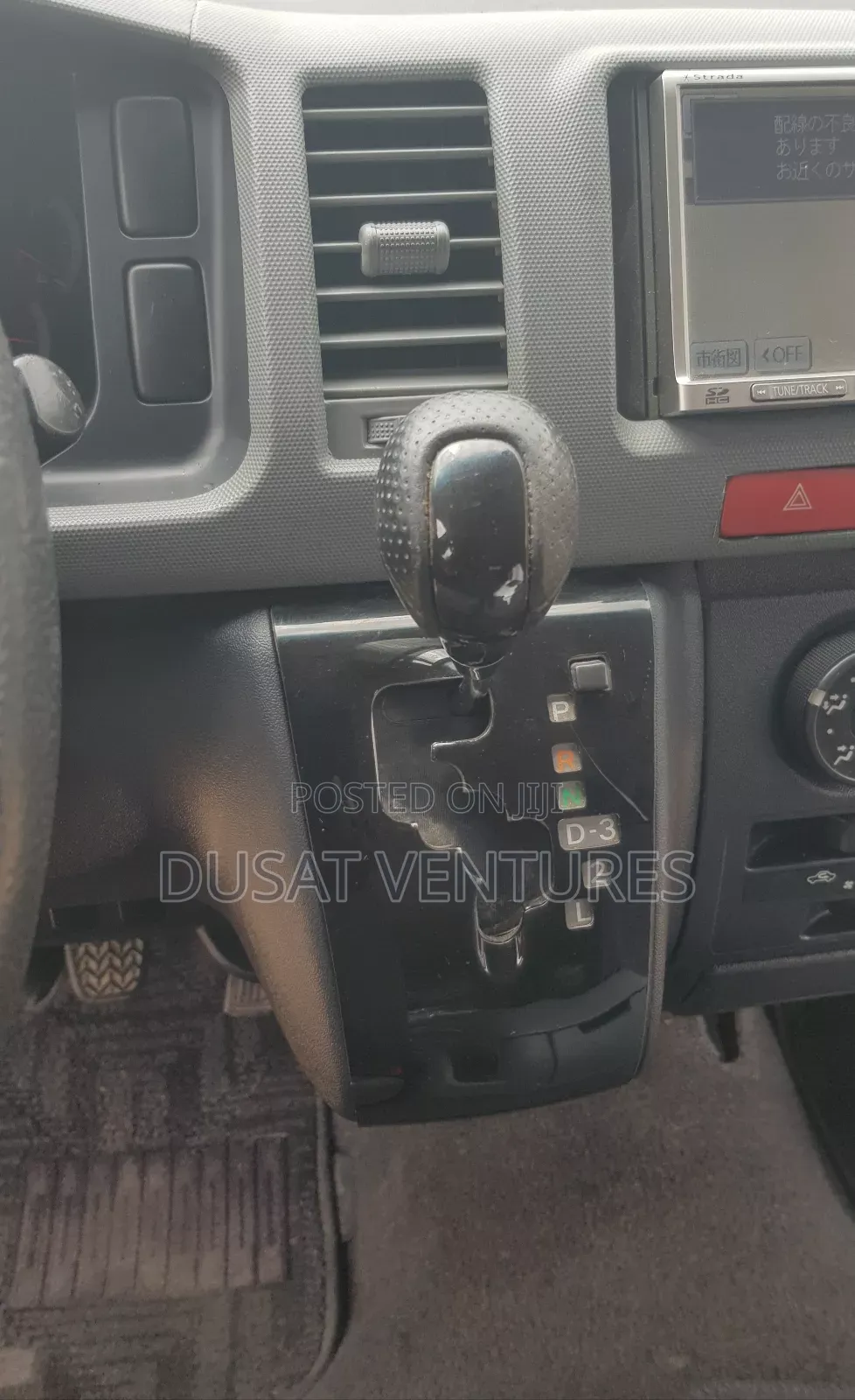 Toyota HiAce 2014 White