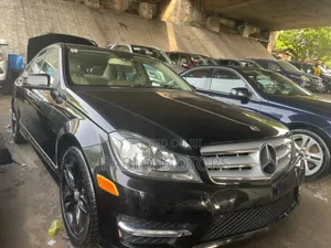 Mercedes-Benz C300 Luxury 4Matic Sedan AWD (3.0L 6cyl 7A) 2010 Black