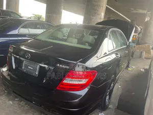 Mercedes-Benz C300 Luxury 4Matic Sedan AWD (3.0L 6cyl 7A) 2010 Black