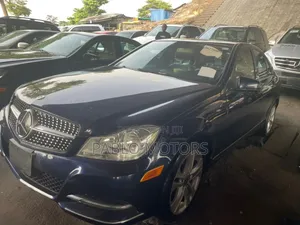 Mercedes-Benz C300 Luxury 4Matic Sedan AWD (3.0L 6cyl 7A) 2011 Blue