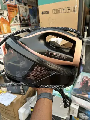 Premium 1.5l Steam Station Iron – Crisp Clothes, Zero Stress!