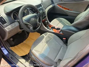 Hyundai Sonata GLS Sedan FWD (2.4L 4cyl 6A) 2011 Blue