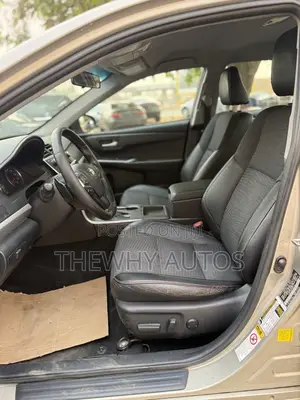 Toyota Camry SE 4dr Sedan (2.5L 4cyl 6A) 2015 Gold