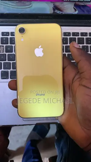 Apple iPhone XR 64 GB White