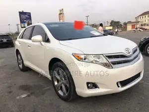 Toyota Venza 2010 White