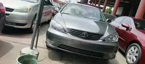 Toyota Camry LE 4dr Sedan (2.4L 4cyl 5A) 2005 Gray