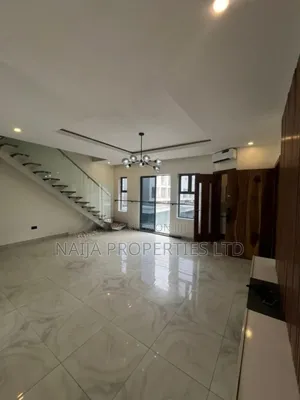 2bdrm Maisonette in Lekki Phase 1 for rent