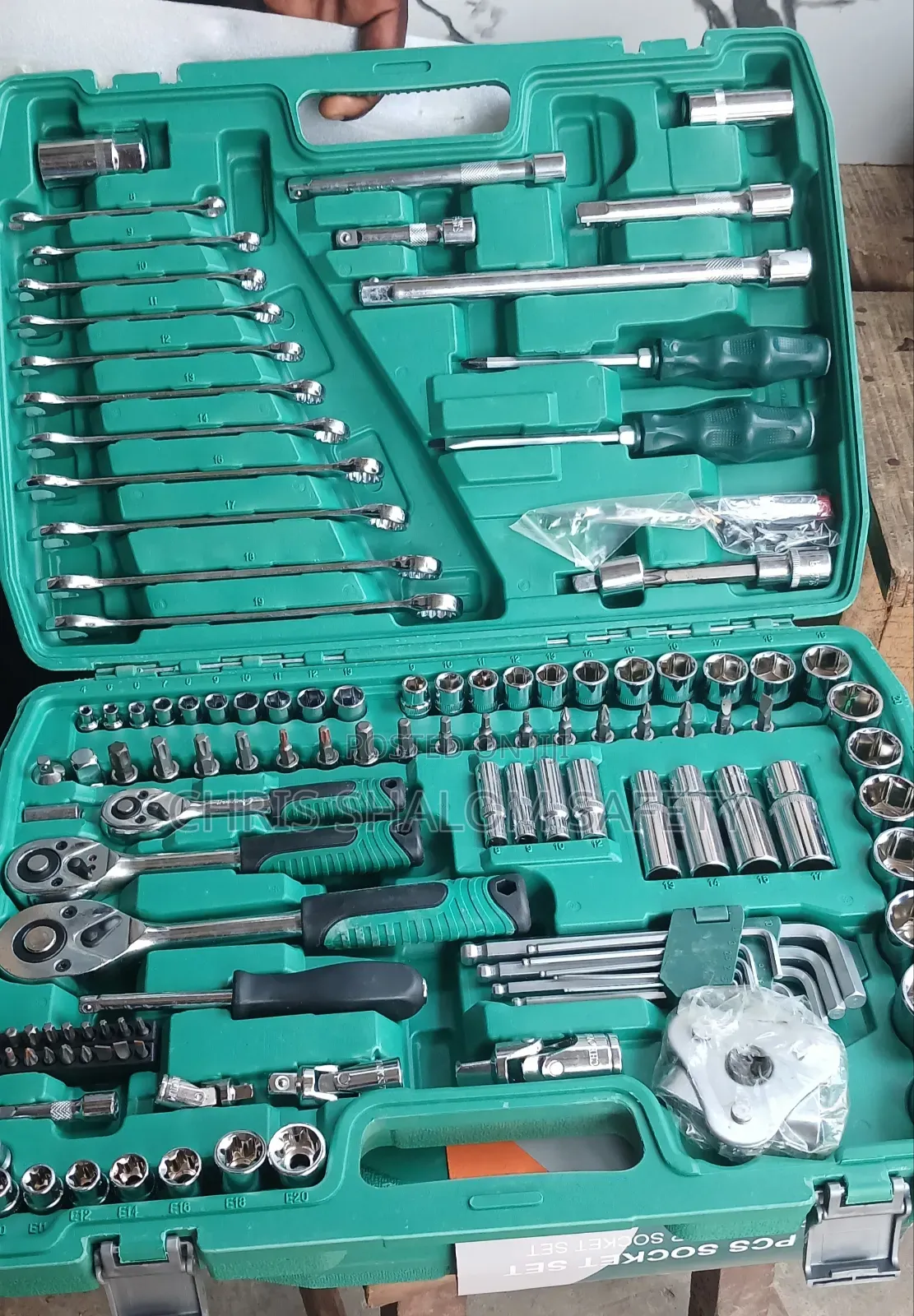 121 Piece Socket and Spanner Set