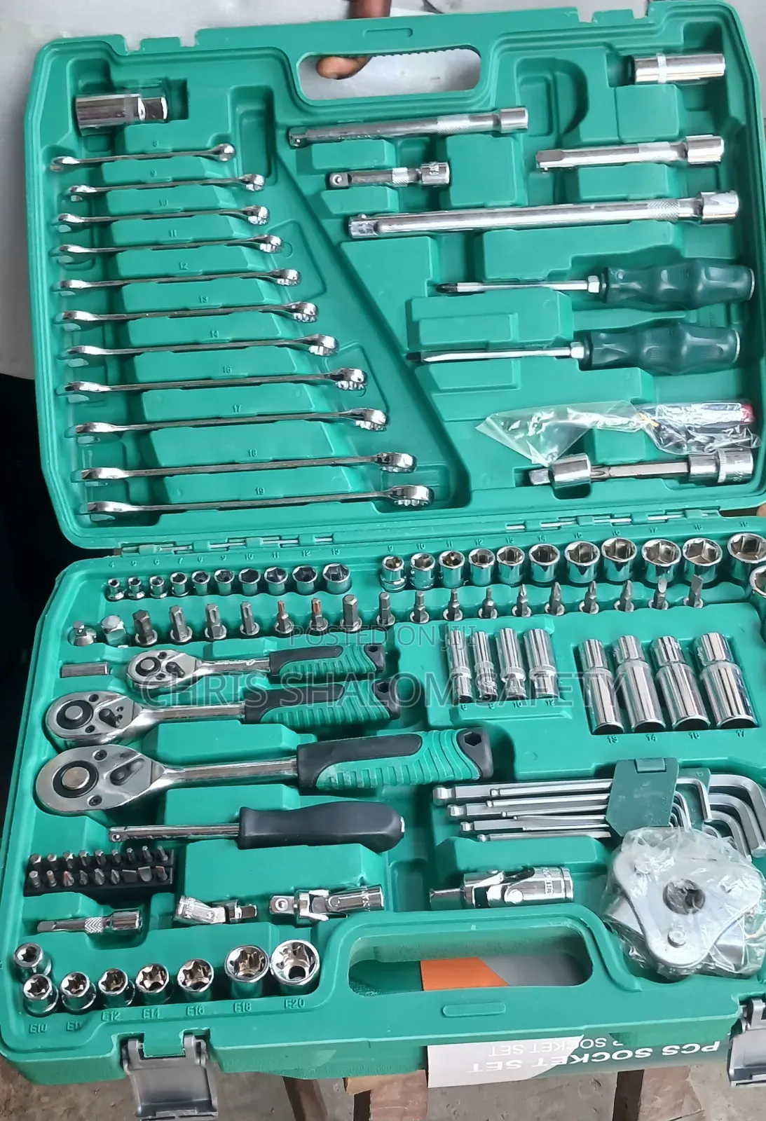 121 Piece Socket and Spanner Set