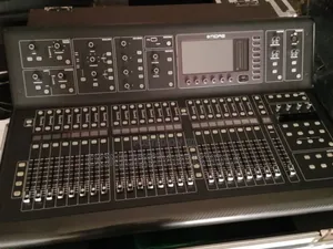 Midas M32 Digital Mixer