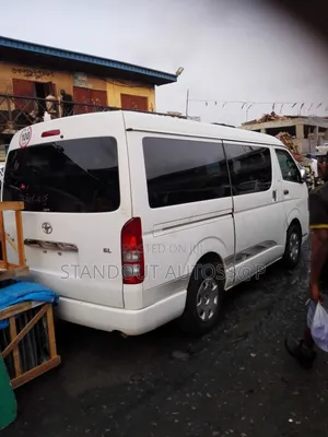 Toyota HiAce 2018 White