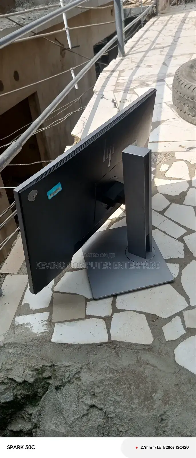 24 Inches Elite Display