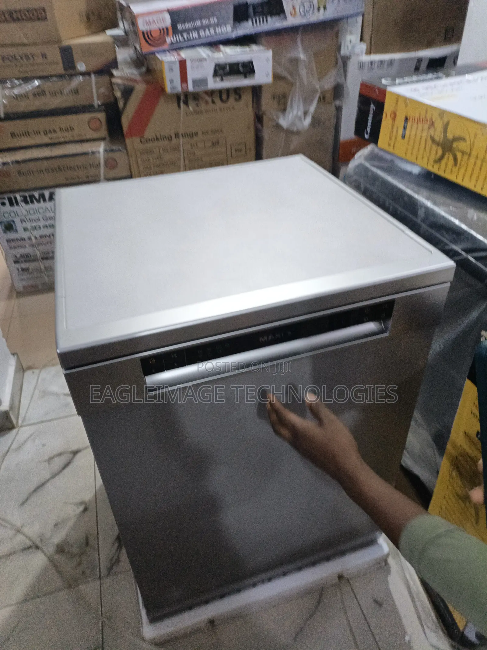 12 Settings Maxi Dishwasher (Silver/Grey Finish)