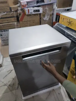 12 Settings Maxi Dishwasher (Silver/Grey Finish)