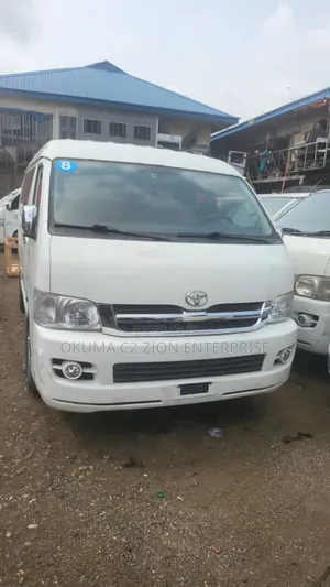 Toyota HiAce 2005 White