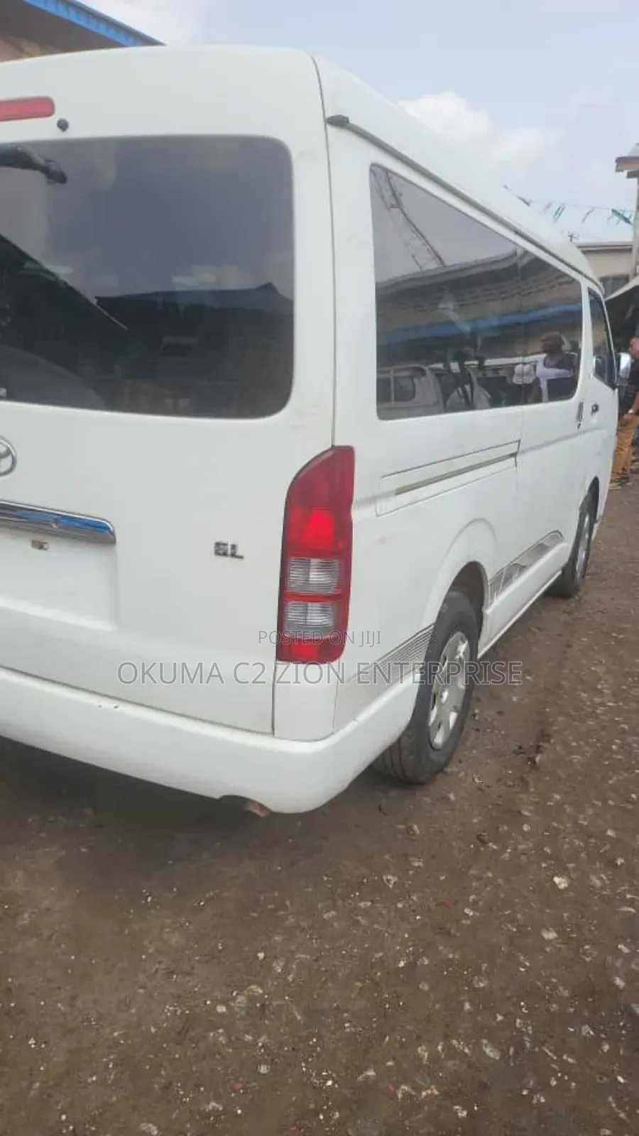 Toyota HiAce 2005 White