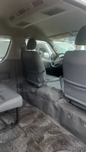 Toyota HiAce 2005 White