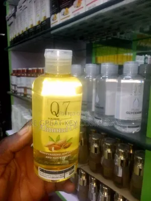 Q7 Pure Sweet Almond Oil