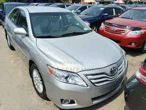 Toyota Camry LE 4dr Sedan (2.5L 4cyl 6AM) 2010 Silver