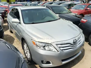 Toyota Camry XLE 4dr Sedan (2.5L 4cyl 6AM) 2010 Silver