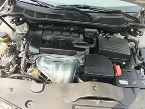 Toyota Camry XLE 4dr Sedan (2.5L 4cyl 6AM) 2010 Silver
