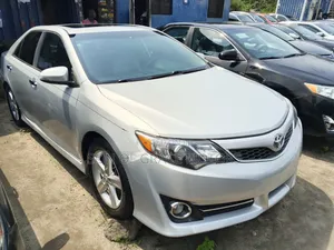 Toyota Camry SE 4dr Sedan (3.5L 6cyl 6A) 2014 Silver