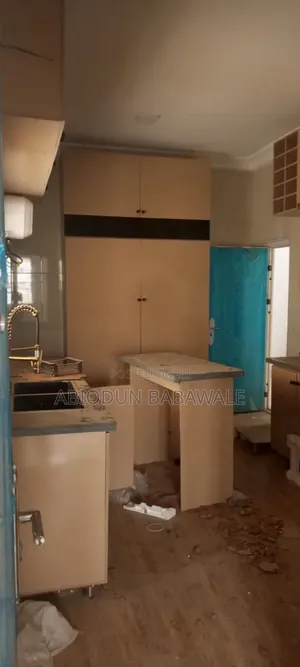 4bdrm Duplex in Golflane Estate for rent