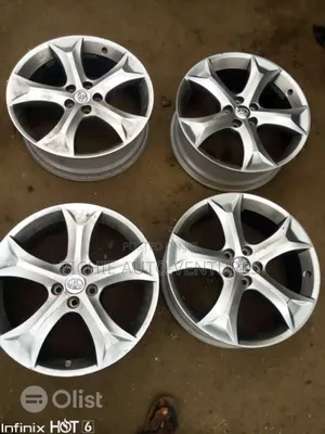 20inch Oem Toyota Venza Rim.