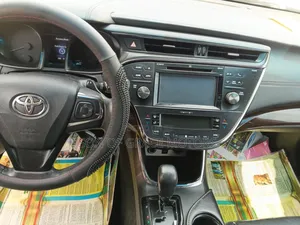 Toyota Avalon Limited Sedan FWD (3.5L 6cyl 6A) 2017 Black