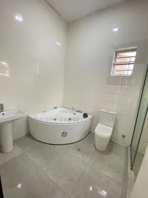 Studio Apartment in Chevron for rent