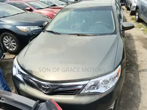Toyota Camry LE 4dr Sedan (2.5L 4cyl 6A) 2013 Green