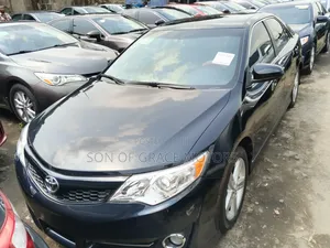 Toyota Camry SE 4dr Sedan (3.5L 6cyl 6A) 2014 Black