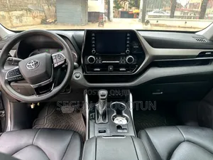 Toyota Highlander 2022 Gray