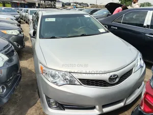 Toyota Camry SE 4dr Sedan (2.5L 4cyl 6A) 2013 Silver