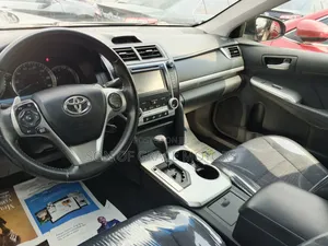 Toyota Camry SE 4dr Sedan (2.5L 4cyl 6A) 2013 Gray