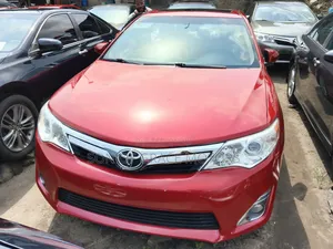 Toyota Camry XLE 4dr Sedan (2.5L 4cyl 6A) 2013 Red