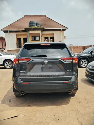 Toyota RAV4 XLE Premium AWD 2020 Gray