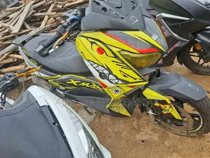 Yamaha 2017 Yellow