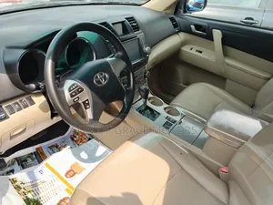 Toyota Highlander Limited 2012 Red
