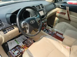 Toyota Highlander Limited 3.5l 4WD 2013 White