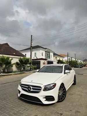 Mercedes-Benz E300 Base RWD Sedan (2.0L 4cyl 9A) 2017 White