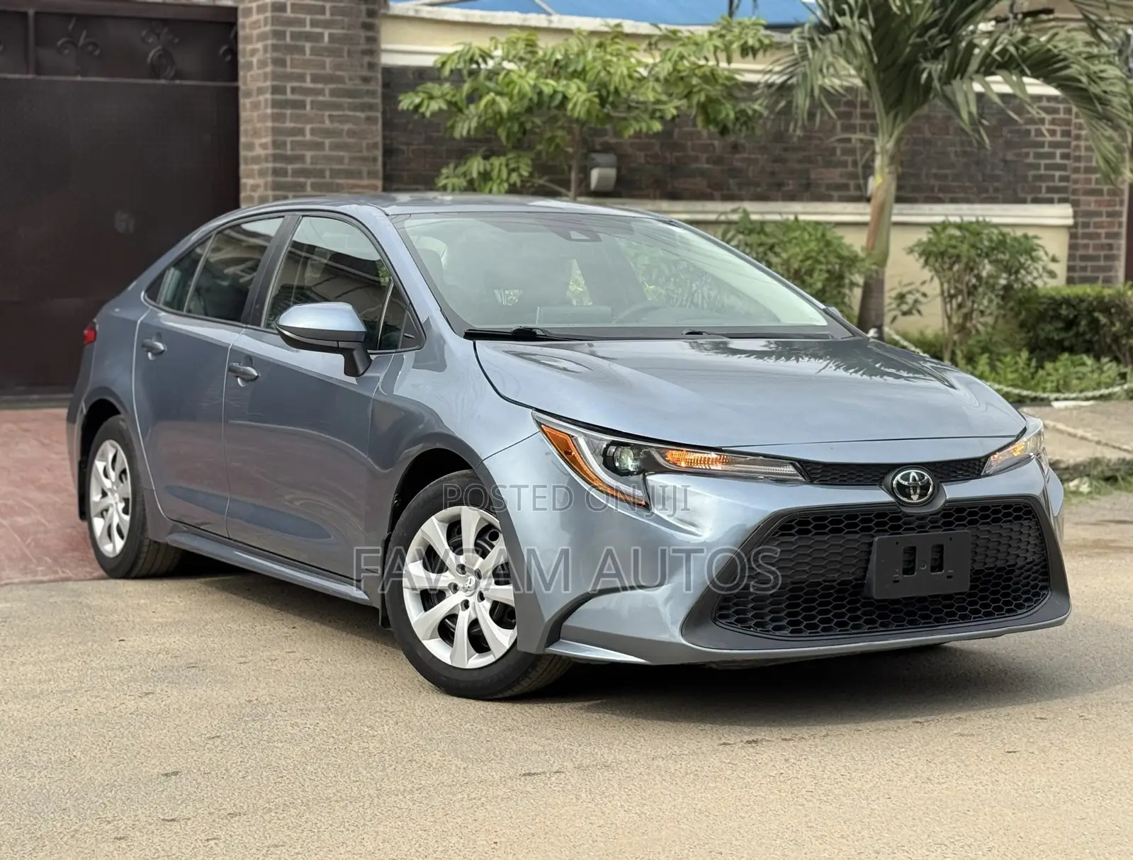 Toyota Corolla LE 2020 Blue